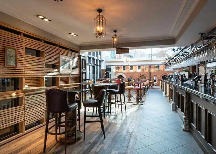 מלון Keavan's Port Hotel, 4*