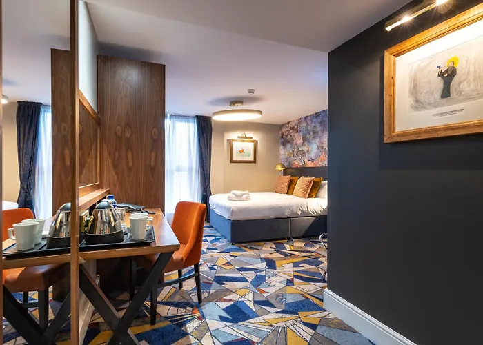 מלון Keavan's Port Hotel, 4*