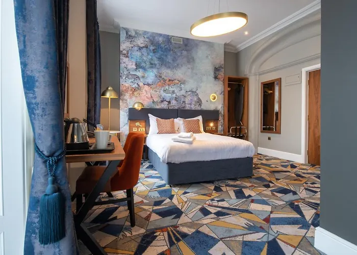 Keavan's Port Hotel,