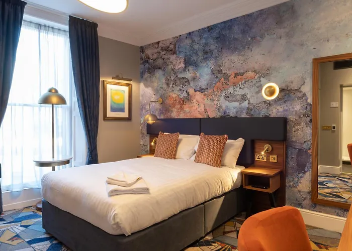 Keavan's Port Hotel, 酒店 4*