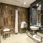 Keavan's Port Hotel,