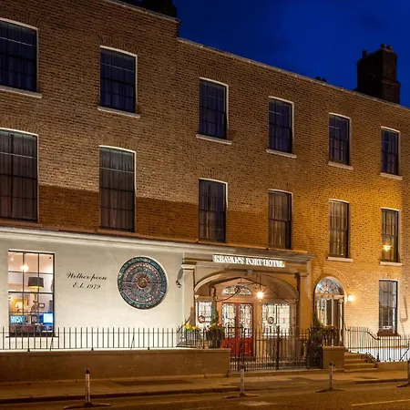 Keavan's Port Hotel, 4*