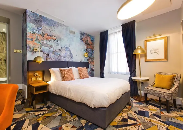 Keavan's Port Hotel, 4*