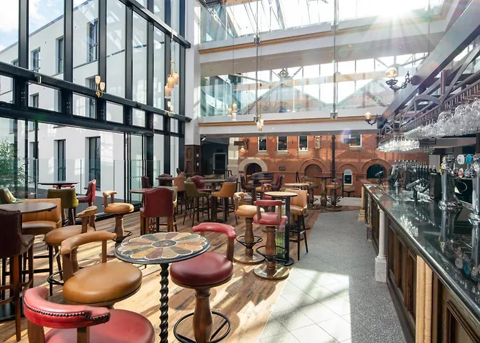 Keavan's Port Hotel, 4*