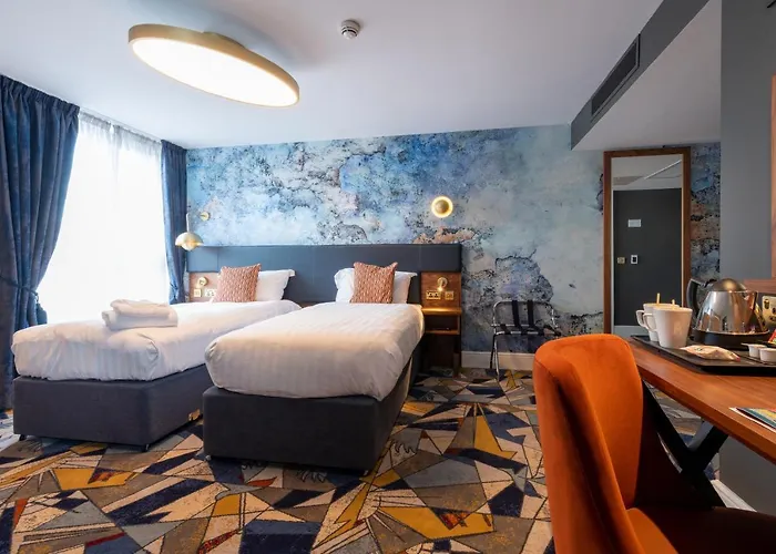 Keavan's Port Hotel, Hotel 4*