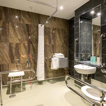 Keavan's Port Hotel,