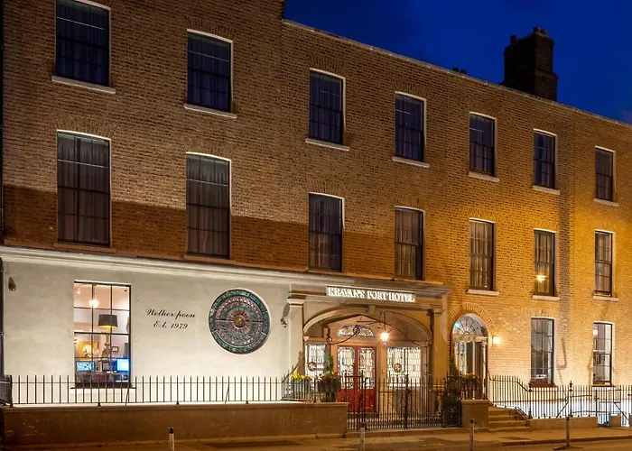 Keavan's Port Hotel, 4*